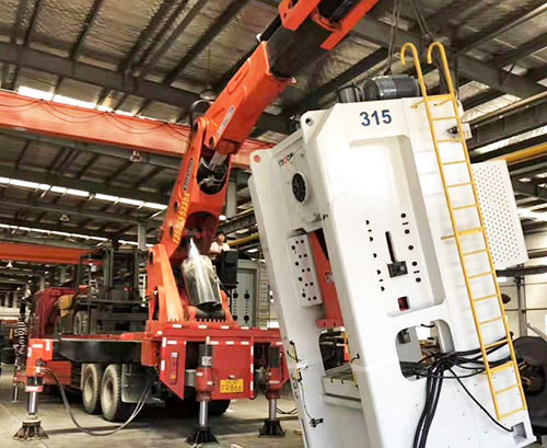 犍为附近随车吊出租，轻松解决运输难题