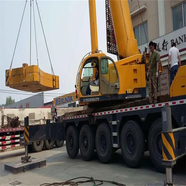 犍为当地吊车出租|机器吊装|75吨|工厂搬迁服务